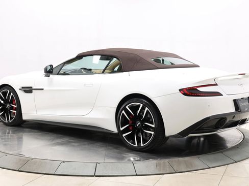 Used 2015 Aston Martin Vanquish Volante RWD image 46