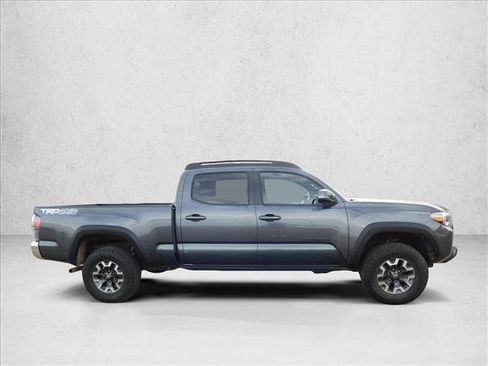 Used 2022 Toyota Tacoma TRD Off-Road AWD/4WD image 4