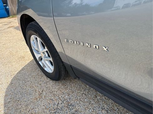 Used 2023 Chevrolet Equinox LT w/ Driver Convenience Package image 14