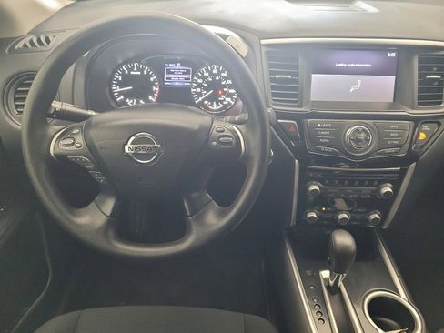 Used 2020 Nissan Pathfinder S image 22