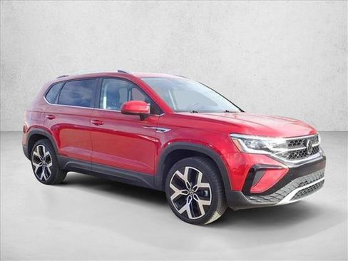 Used 2023 Volkswagen Taos SEL image 15