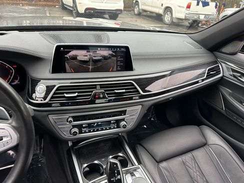 Used 2020 BMW 740i w/ M Sport Package image 20