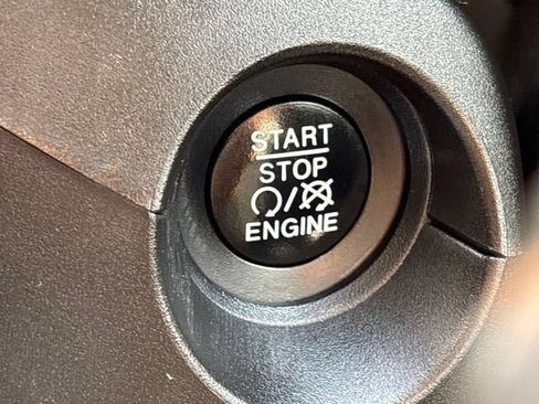Used 2018 Jeep Compass Latitude w/ Popular Equipment Group AWD/4WD image 36