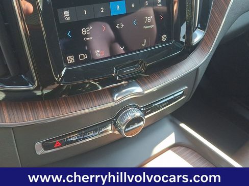 Certified 2023 Volvo XC60 B5 Plus w/ Climate Package image 17