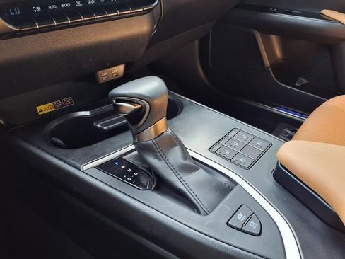 Used 2023 Lexus UX 250h FWD w/ Accessory Package (Z2) image 17