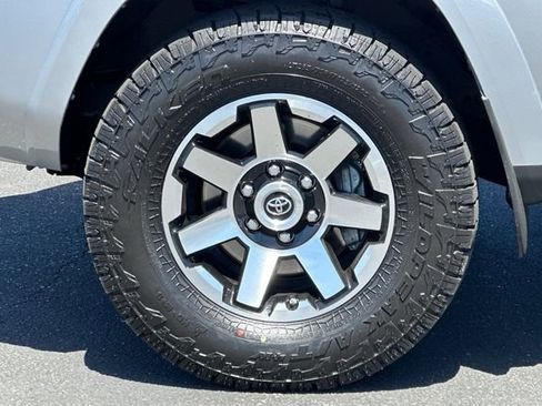 Used 2021 Toyota 4Runner TRD Off-Road Premium w/ Moonroof Package AWD/4WD image 30