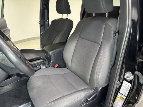 Used 2017 Toyota Tacoma TRD Off-Road image 10