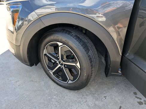 Certified 2024 Kia Niro EX FWD image 35