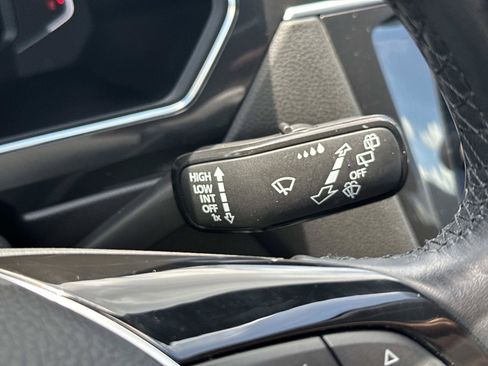 Used 2019 Volkswagen Tiguan SEL AWD/4WD image 24