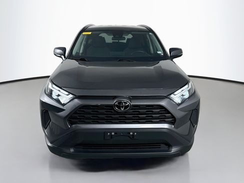 Used 2025 Toyota RAV4 XLE AWD/4WD image 2