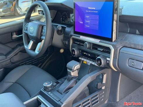 Certified 2025 Toyota Tacoma Limited AWD/4WD image 12