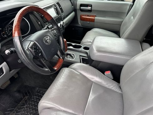 Used 2018 Toyota Sequoia Platinum image 10