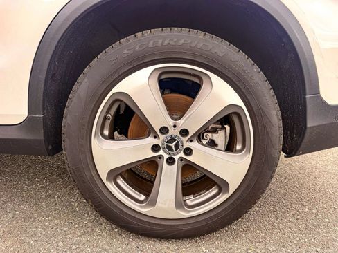 Used 2018 Mercedes-Benz GLC 300 4MATIC image 50