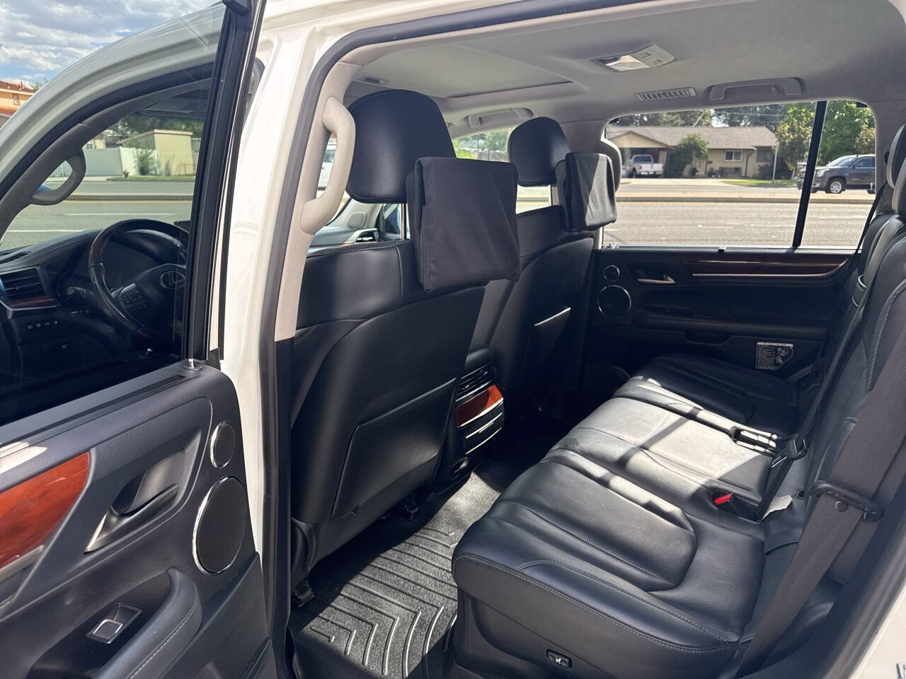 Used 2017 Lexus LX 570 4WD image 7