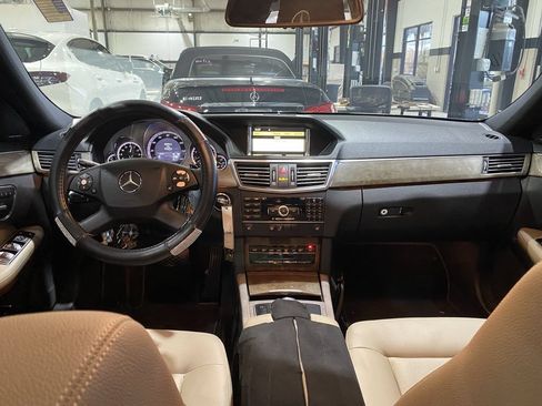 Used 2011 Mercedes-Benz E 350 Sedan image 2