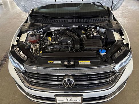 Used 2023 Volkswagen Jetta SE w/ Panoramic Sunroof Package image 22