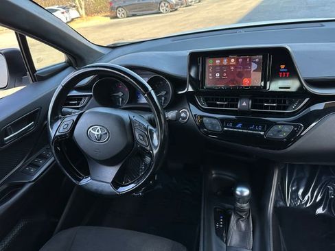 Used 2018 Toyota C-HR XLE image 15