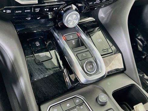 Used 2024 Acura MDX SH-AWD w/ Technology Package image 16