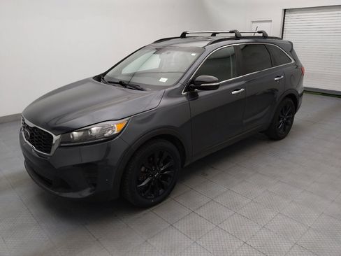 Used 2019 Kia Sorento S FWD image 2