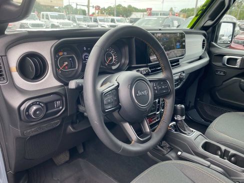 Used 2024 Jeep Wrangler Unlimited Sport AWD/4WD image 25