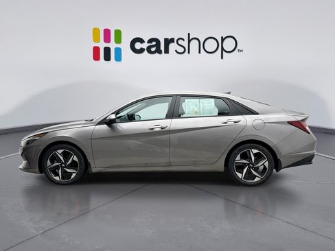 Used 2023 Hyundai Elantra SEL w/ Convenience Package FWD image 2