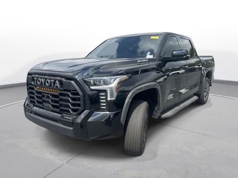 Used 2025 Toyota Tundra Limited AWD/4WD image 2