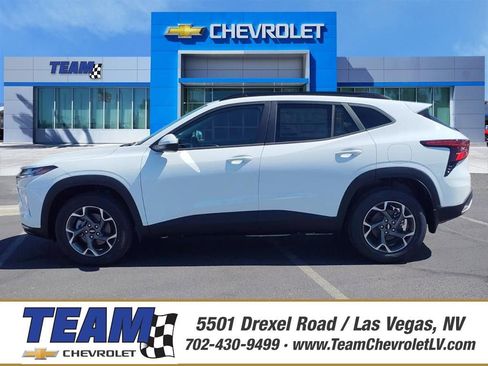 New 2026 Chevrolet Trax LT w/ Driver Confidence Package FWD image 1