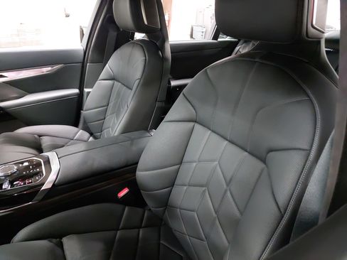 New 2025 BMW 760i xDrive w/ Executive Package image 16