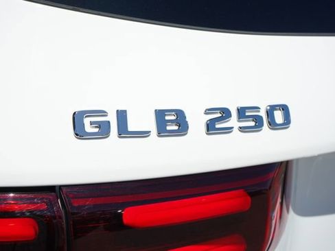 Certified 2025 Mercedes-Benz GLB 250 image 12