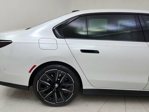 Used 2025 BMW 740i xDrive 740i xDrive image 12