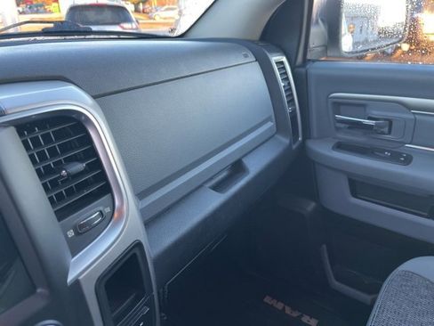 Used 2020 RAM 1500 Classic SLT w/ Luxury Group image 28