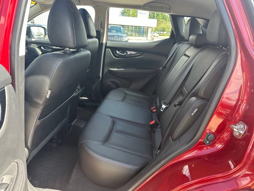 Used 2022 Nissan Rogue Sport SL w/ Premium Package AWD/4WD image 37