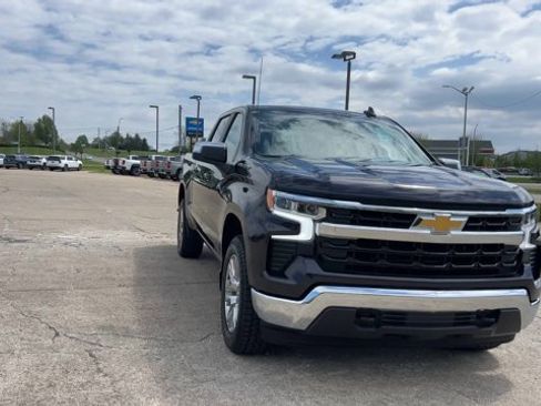 Used 2023 Chevrolet Silverado 1500 LT AWD/4WD image 3