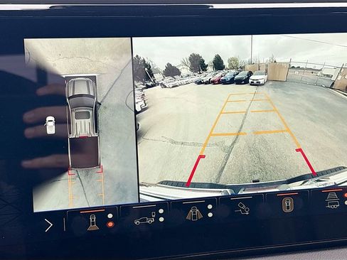 Used 2025 GMC Sierra 1500 AT4 image 14