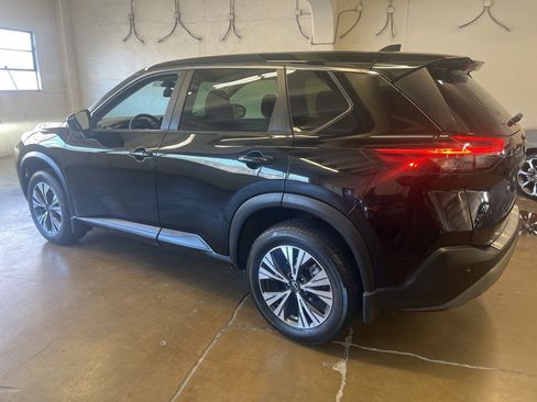 Used 2023 Nissan Rogue SV image 5