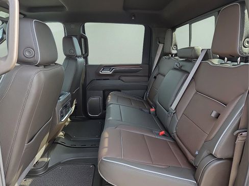New 2026 GMC Sierra 3500 Denali w/ Denali Reserve Package AWD/4WD image 10