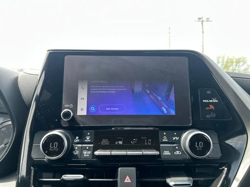 Used 2023 Toyota Highlander LE FWD image 16
