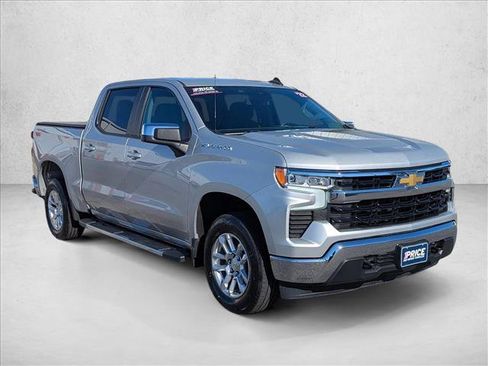 Used 2022 Chevrolet Silverado 1500 LT AWD/4WD image 3