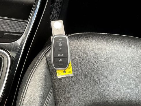 Used 2020 Jeep Compass Latitude image 10