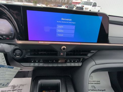 Certified 2025 Toyota Crown Signia Limited w/ Advanced Technology Package image 19