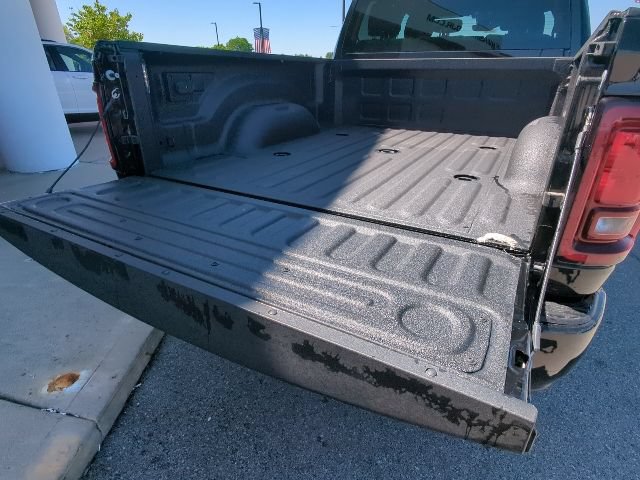 New 2026 RAM 3500 Big Horn AWD/4WD image 40