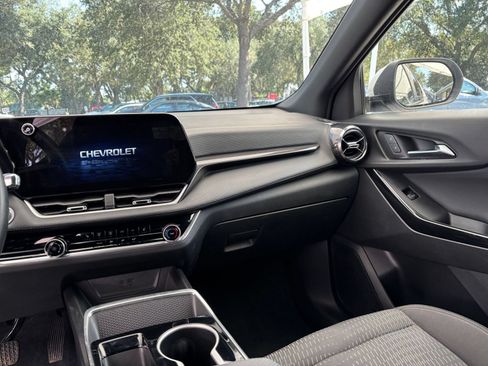 Used 2025 Chevrolet Equinox LT FWD image 35