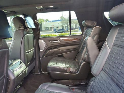 Used 2021 Cadillac Escalade Sport Platinum w/ LPO, ONYX Package image 16