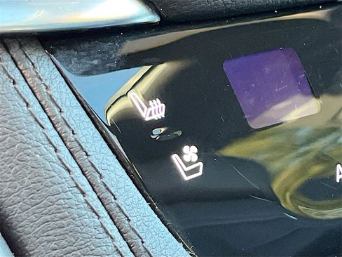 Certified 2025 Cadillac XT5 Premium Luxury image 19