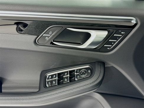 New 2026 Porsche Macan S image 11