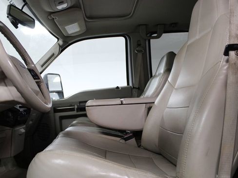 Used 2008 Ford F250 Lariat image 14