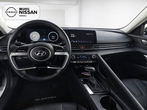 Used 2023 Hyundai Elantra Limited FWD image 8