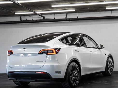 Used 2023 Tesla Model Y Performance AWD/4WD image 5