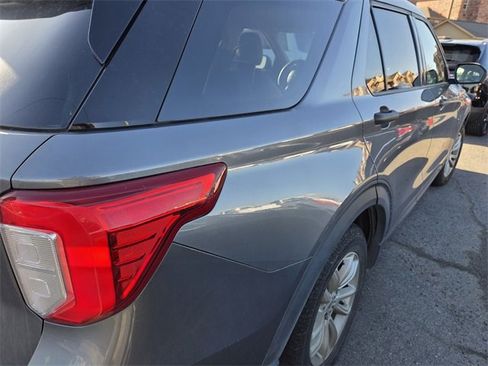 Used 2021 Ford Explorer Base w/ Class III Trailer Tow Package image 8