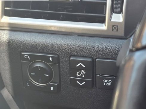 Used 2023 Lexus GX 460 Premium w/ Premium Package image 14